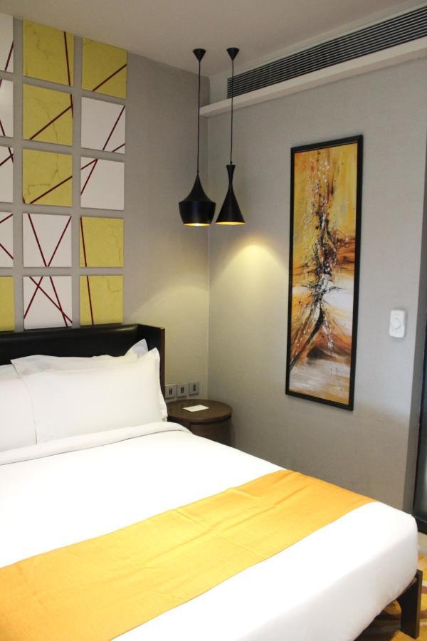 होटल Express International Airport T3 By Ihg 4*