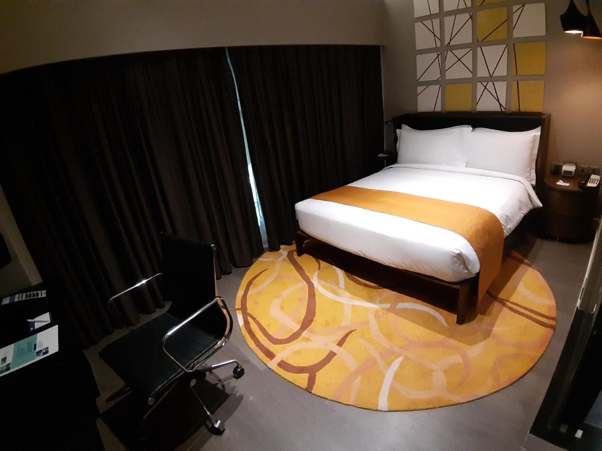 Express International Airport T3 By Ihg होटल 4*