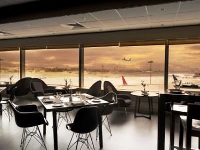 होटल Express International Airport T3 By Ihg 4*