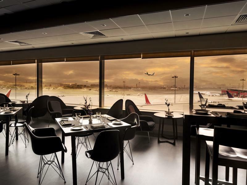 Express International Airport T3 By Ihg होटल