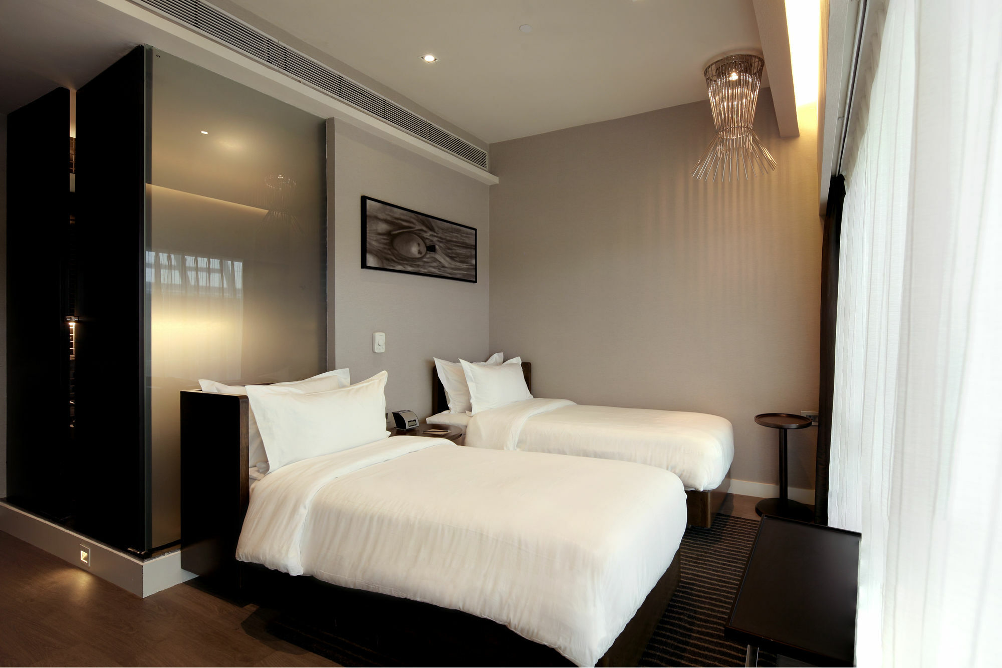 Express International Airport T3 By Ihg होटल 4*